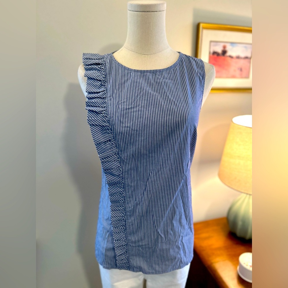 Banana Republic Adorable Shell with Side Ruffle